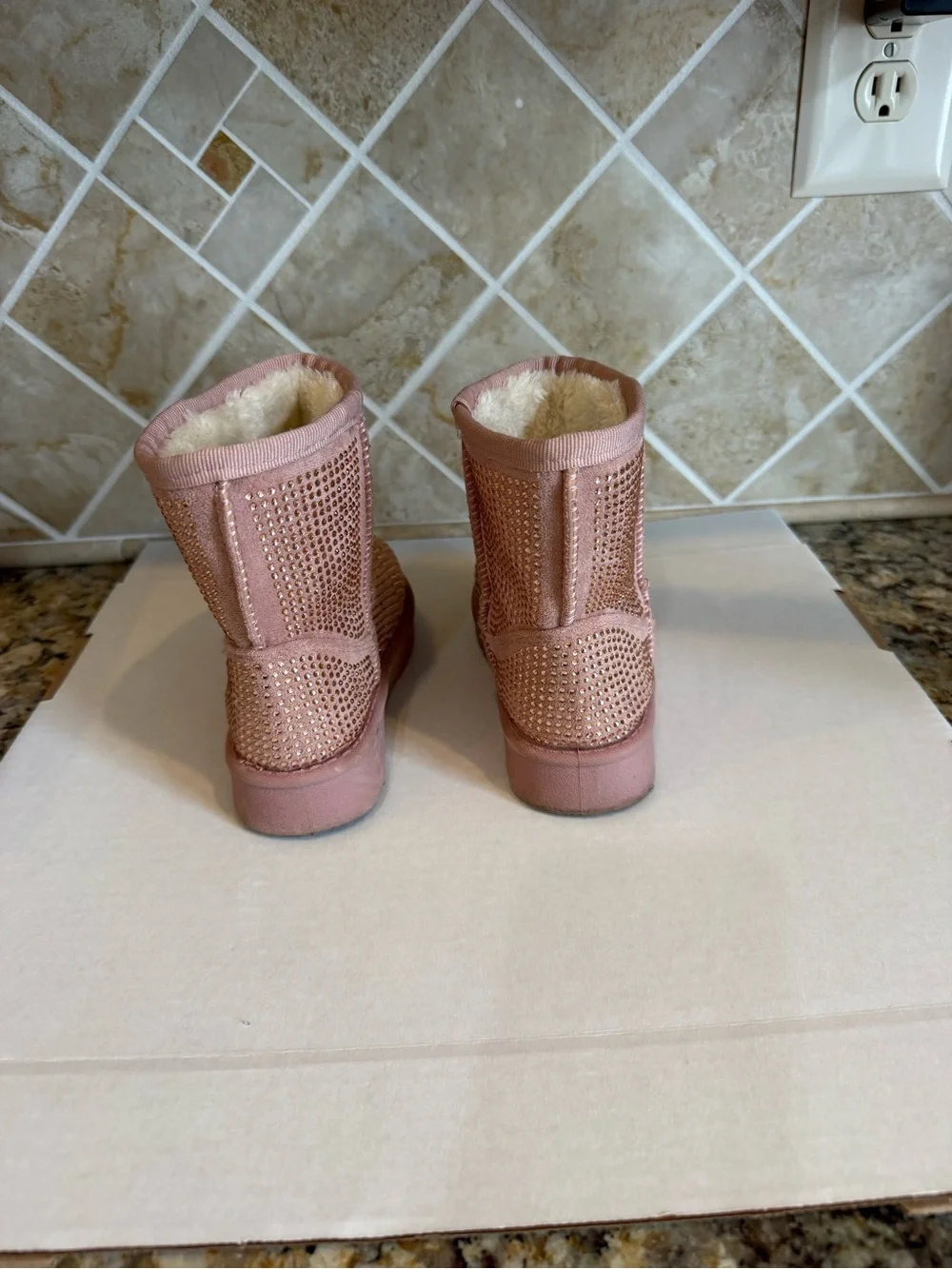 Lucky Top Girls Size 12 Pink Rhinestone Faux Suede Fur Lined Winter Boots